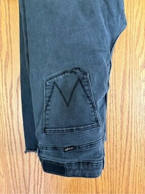 Wrangler Women’s Charcoal  Jeans with Back Pocket Stitch